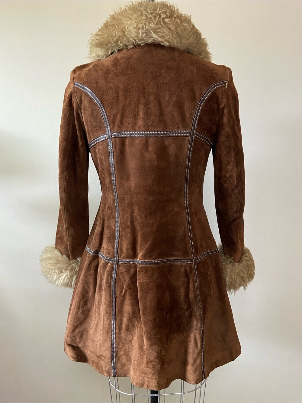 Yany Penny Lane 70s Brown Suede Coat with Cream Shearling Collar & Cuffs - Picture 5 of 7